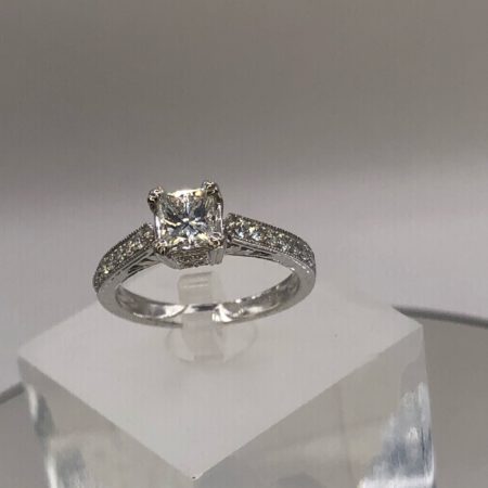 77 H VS2 Princess Cut Diamond Ring
